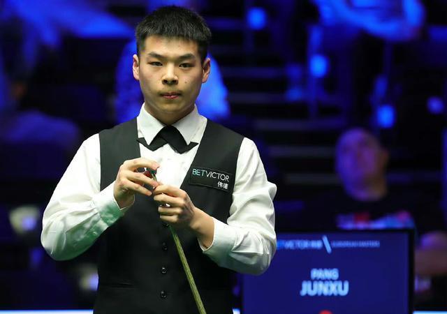 斯诺克赛程：决出4席8强，中国4将登场挑战3虎，庞俊旭PK金左手！