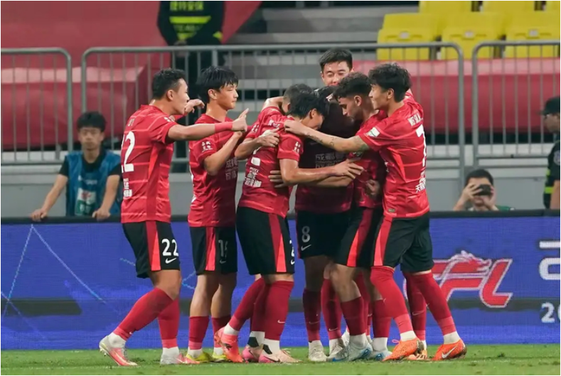 蓉城引援信息泄露，泰山申花两大国脚成头号目标，还将更换三外援