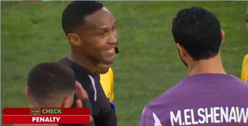 埃及逃过一劫！后卫险压哨送点，VAR介入6分钟，主裁争议判罚