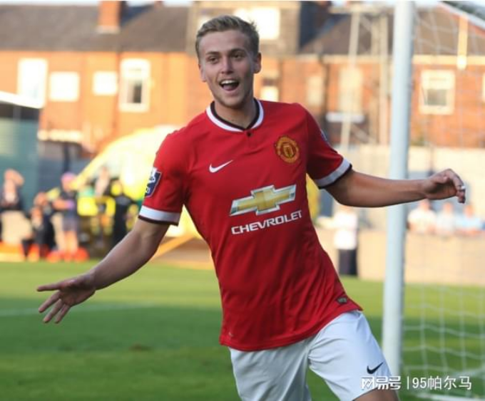 虚假的繁荣，19岁曼联扬名，26岁英乙逞强，30岁前效力了7支球队