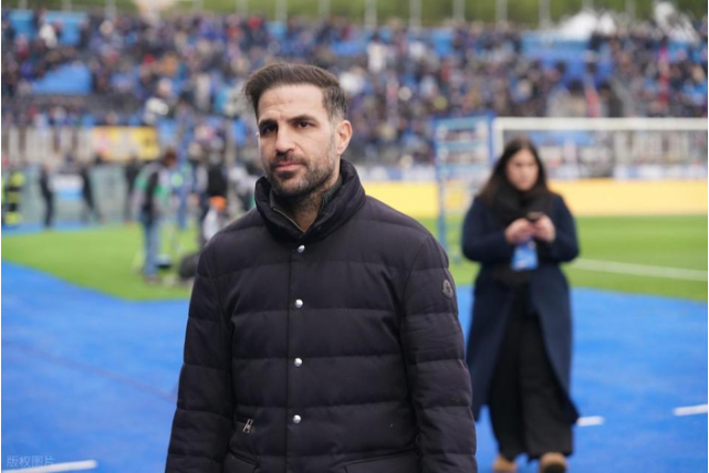 3-0，38岁法布雷加斯神了：率队3连胜，反超尤文图斯升至第4