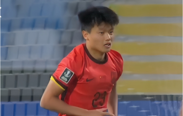 CCTV5直播，黄金时间，中国男足胜泰国=头名出线+首次晋级八强