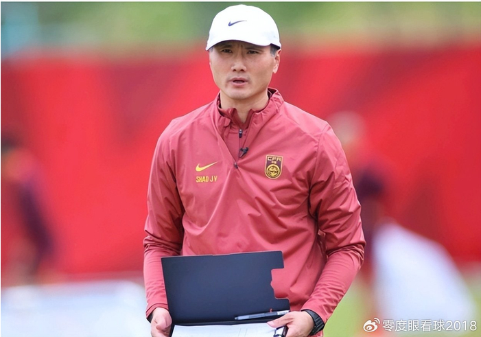 胆识过人！邵佳一刚刚上任就做出一个大胆决定，只有里皮敢这样做