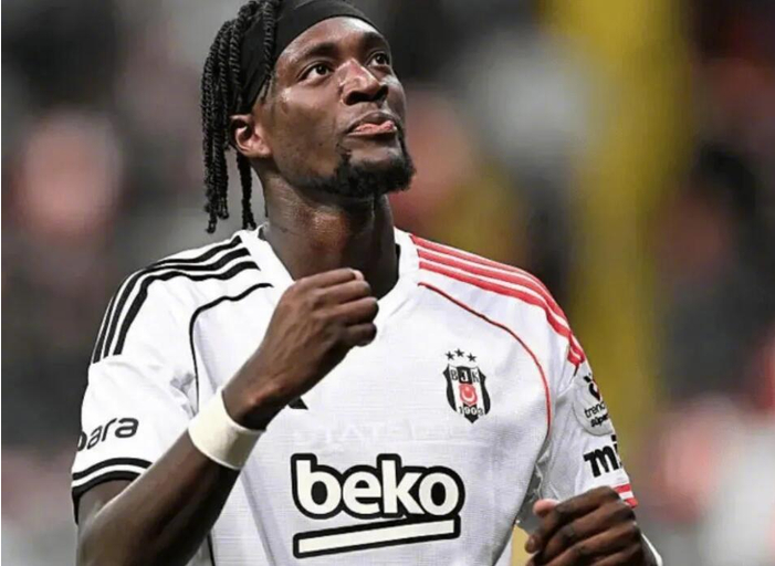 贝西克塔斯1130万镑买断亚伯拉罕，为维拉转会铺路