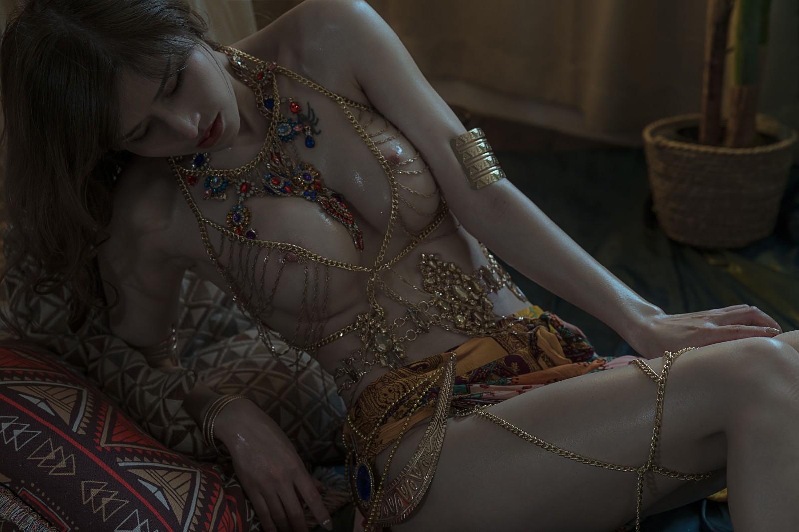 鹿八歳《神明少女》