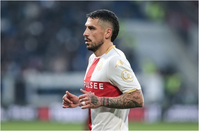 外媒：斯坦丘考虑过重返罗马尼亚联赛，但他的薪资过高