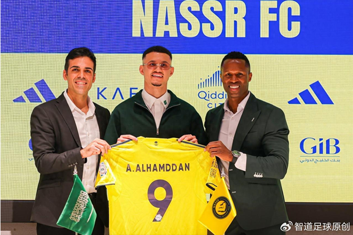 C罗遭糊弄 利雅得胜利签新援给9号 新月签本泽马送0球0助前锋