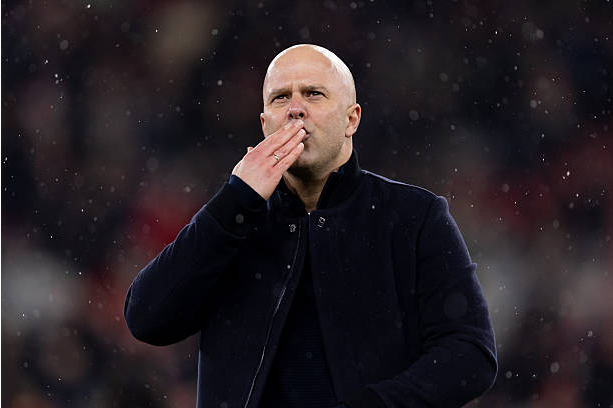 斯洛特回应冬窗零引援，称将率现有阵容冲击欧冠