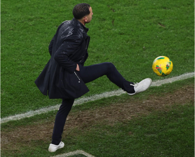 罗塞尼尔谈停球失误：埃斯特旺说他不敢相信我曾经是职业球员