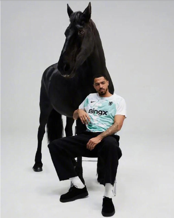 切尔西发布马年主题训练服迎战利兹联利物浦