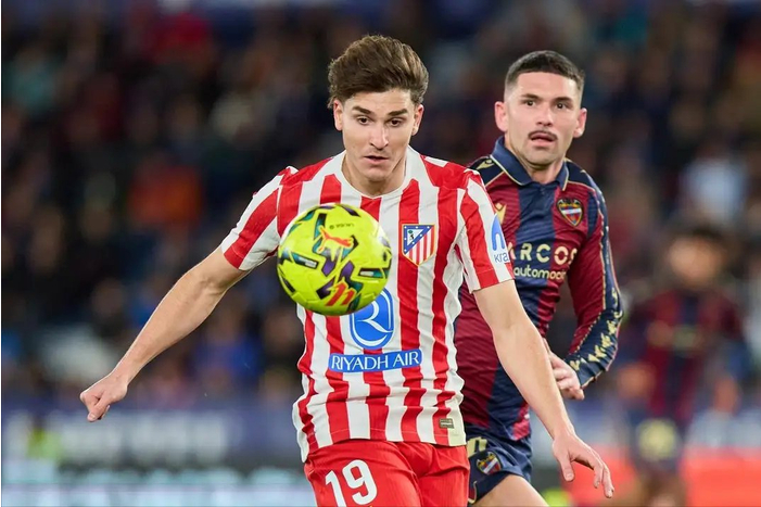 切尔西领跑阿尔瓦雷斯转会谈判，小蜘蛛或重返英超